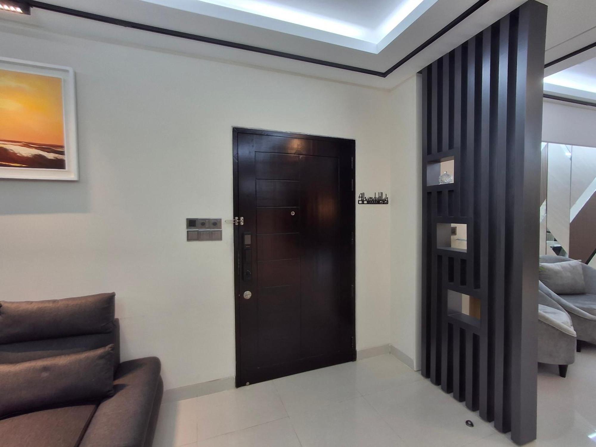 Elegant Secured Family Apartment With Open Space داكا المظهر الخارجي الصورة