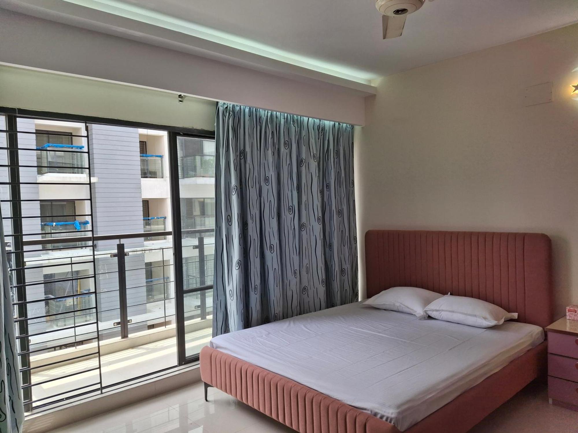 Elegant Secured Family Apartment With Open Space داكا المظهر الخارجي الصورة